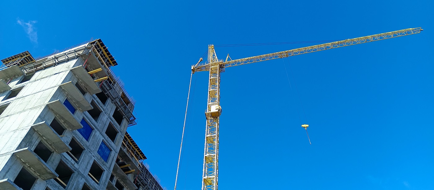 Аренда и услуги башенных кранов для стротельства высотных домов и зданий в Мценске